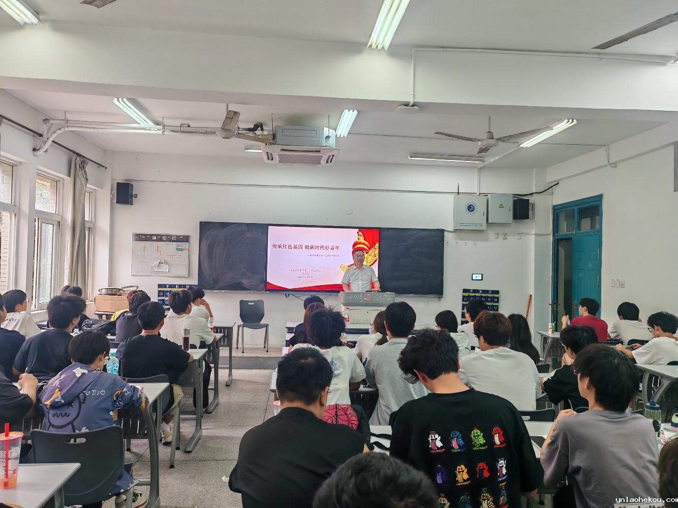 传承红色基因，做新时代好青年——童志龙为汽车学院大学生讲授思政课